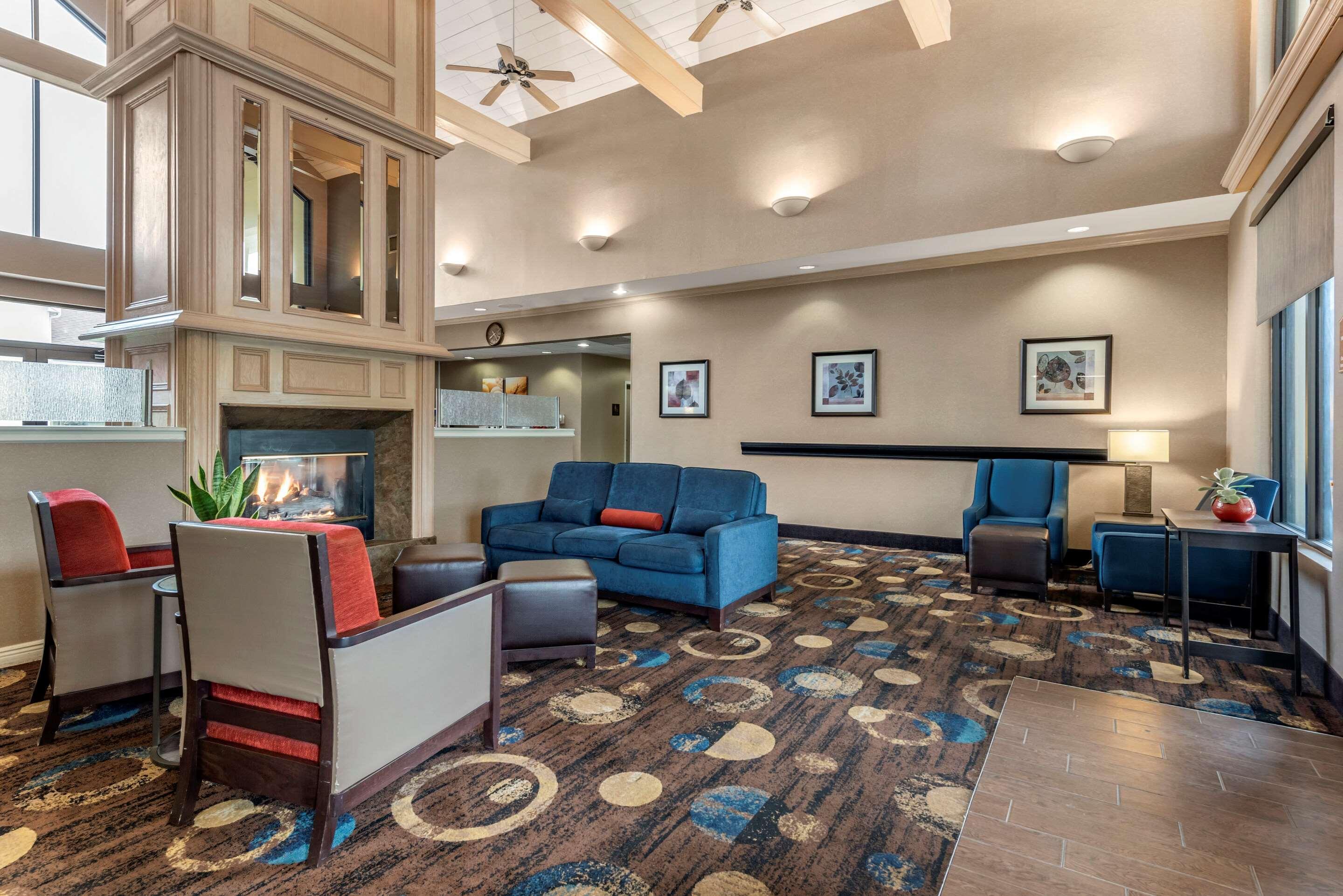 Comfort Inn & Suites Warsaw Near Us-30 Dış mekan fotoğraf